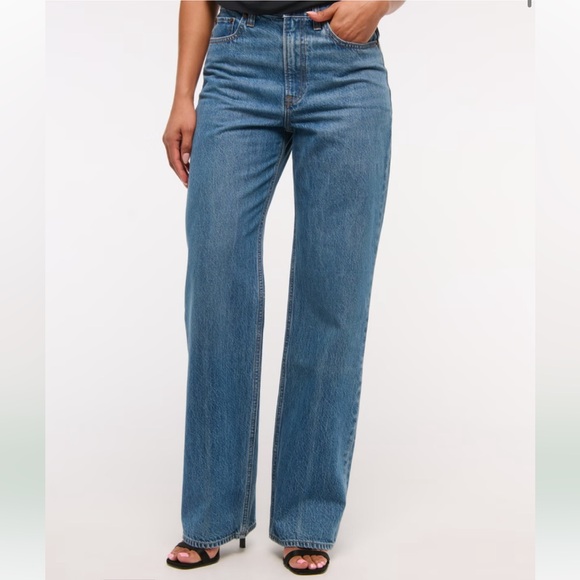 High Rise Loose Jeans - Picture 2 of 6